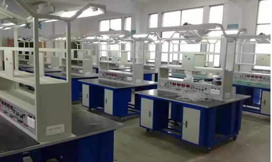 電子產(chǎn)品焊接與工藝實(shí)訓(xùn)臺(tái)（雙面四組型）