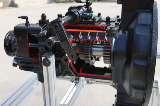 東風1120 GA變速箱解剖模型